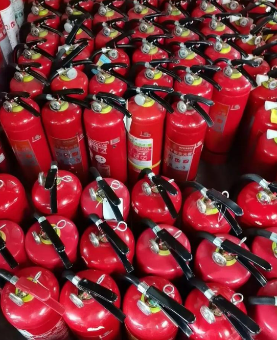 干粉灭火器